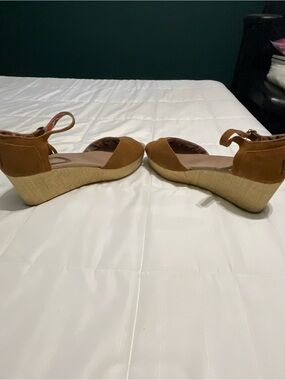 Tom’s Brown Suede Basket Weave Summer Wedges